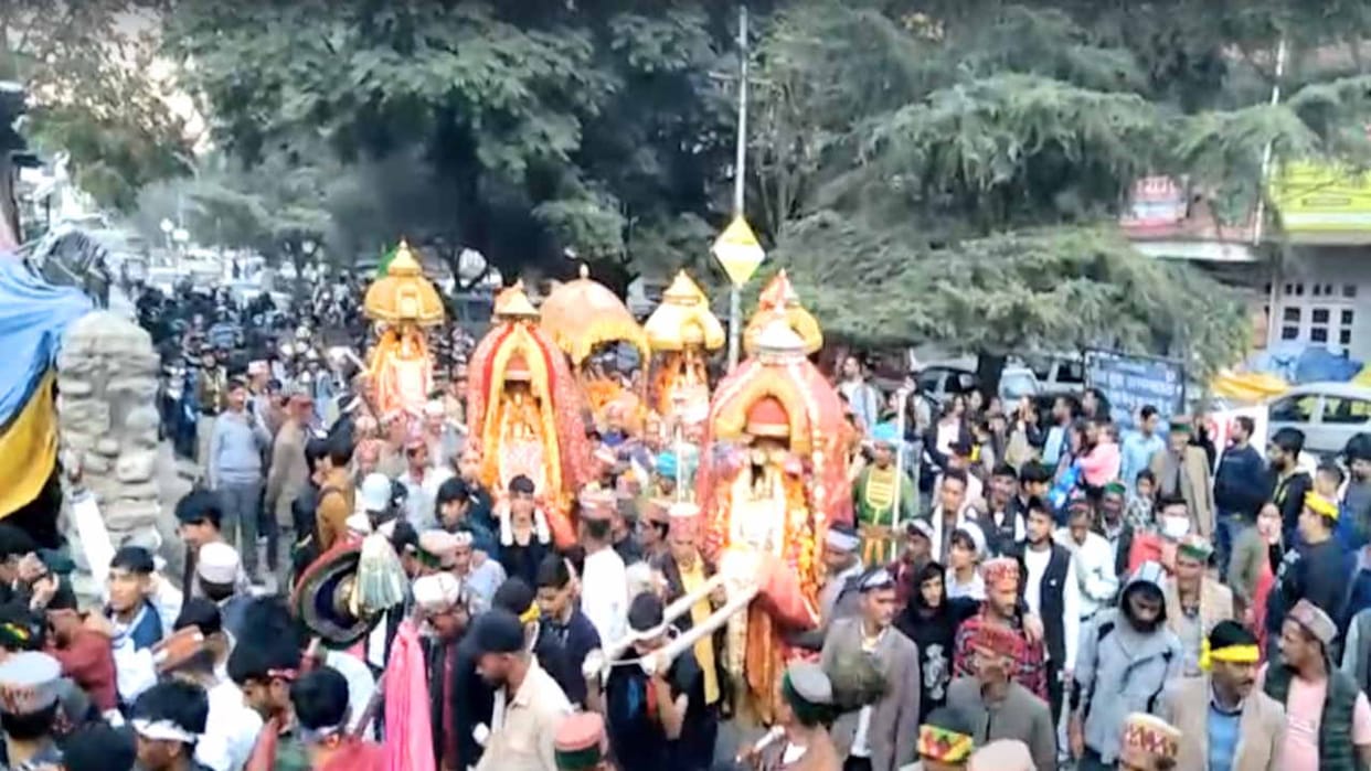 Lord Narasimha's third jaleb came out with pride, Devlu danced to the beats of drums.