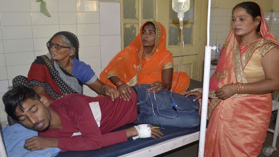 young man consumed poison at Kadar Chowk police station gate in Budaun