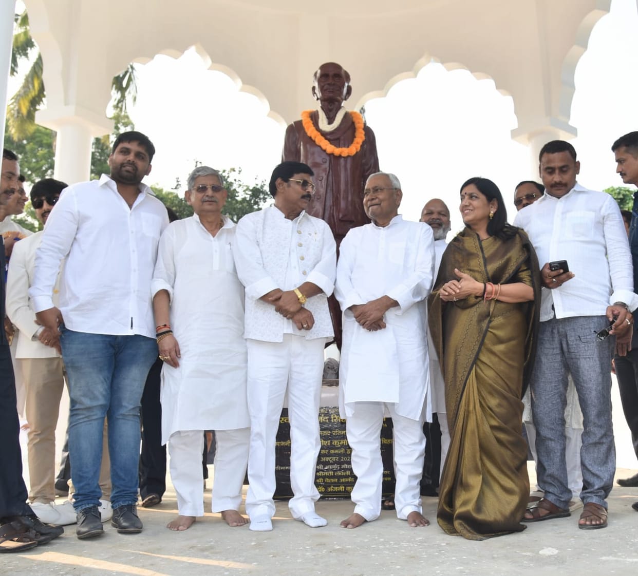 CM Nitish Kumar in Anand Mohan Singh home in Saharsa after RJD Party Thakur controversy with Lalu Yadav