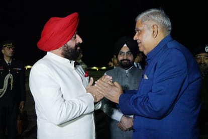 Uttarakhand News Vice President Dhankhar returned to Delhi after Two days visit of badrinath kedarnath