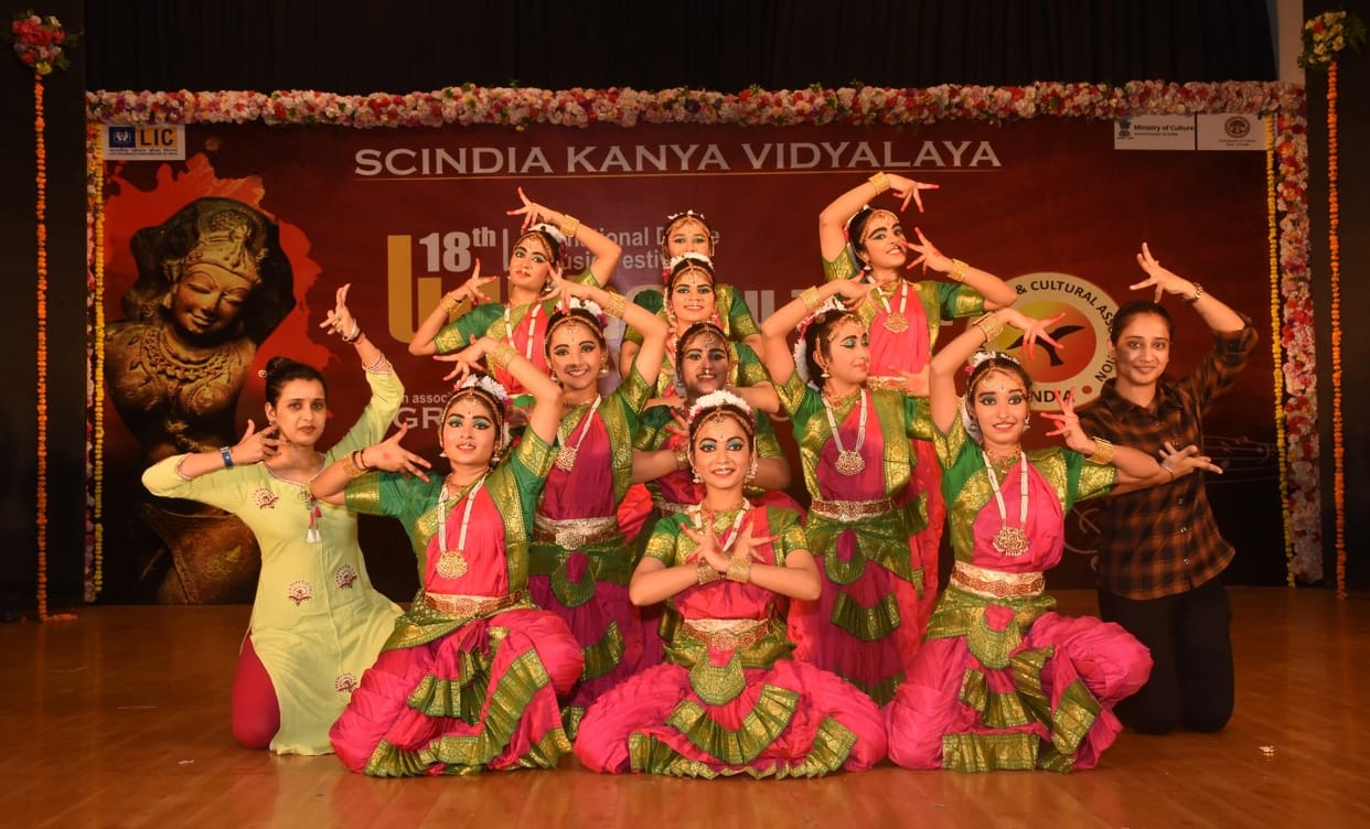 Udbhav Utsav Worship of Mother Bhavani with dance music foreign artists gave spectacular presentation in Gwali