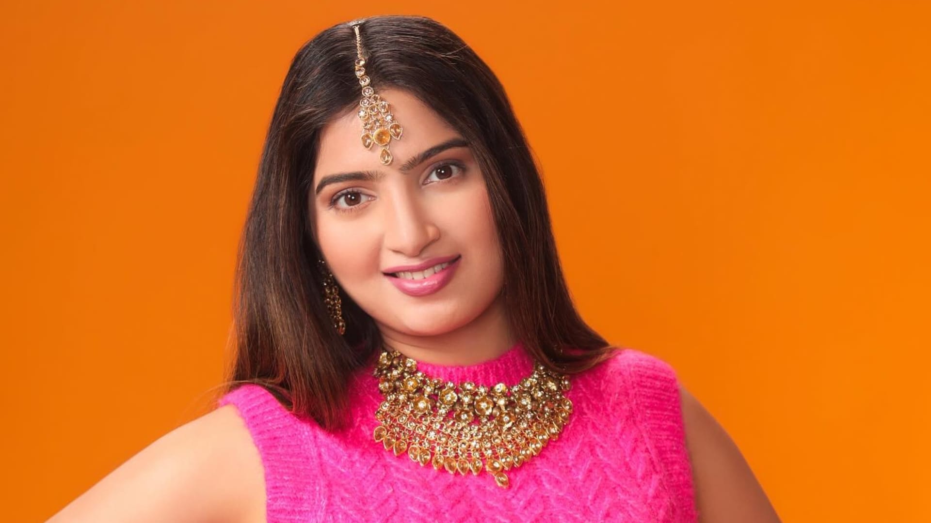 BB 17 Defamation case of 10 crore filed against Sana Raees Khan allegedly using Aryan name to gain publicity