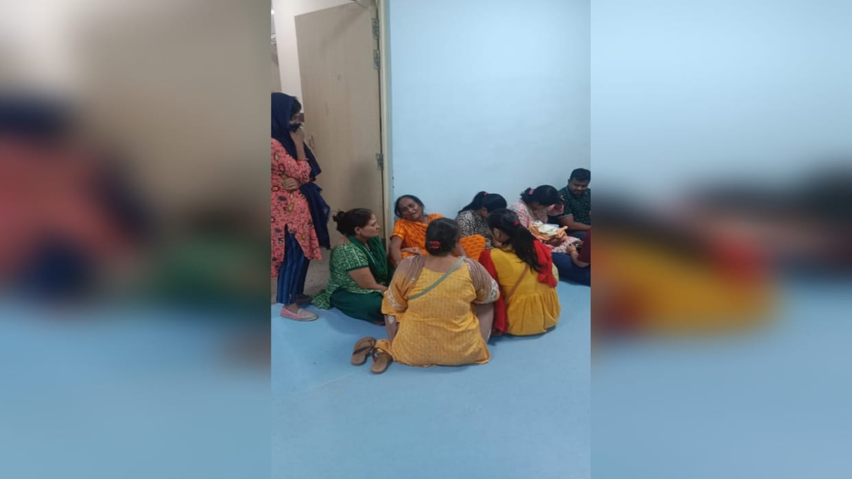 Female employee dies during delivery in SRN Hospital, doctors accused of negligence