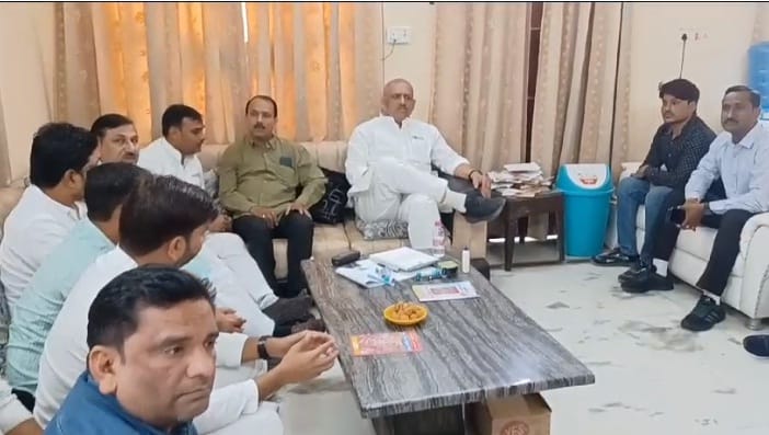 CM Yogi In Kanpur, SP MLA house arrested, police deployed at Amitabh Bajpayee house