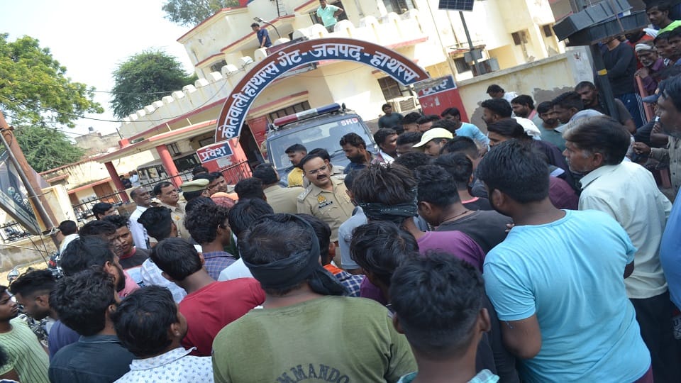 Police station surrounded in protest against beating of sanitation workers
