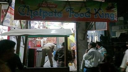 UP: बीच सड़क भाजपा नेता के भतीचे को मारी गोली, फिल्मी स्टाइल में बाइक से आए; दोनों हाथ में तमंचा लहराते फरार Bike riding miscreants shot BJP leader nephew in Mathura