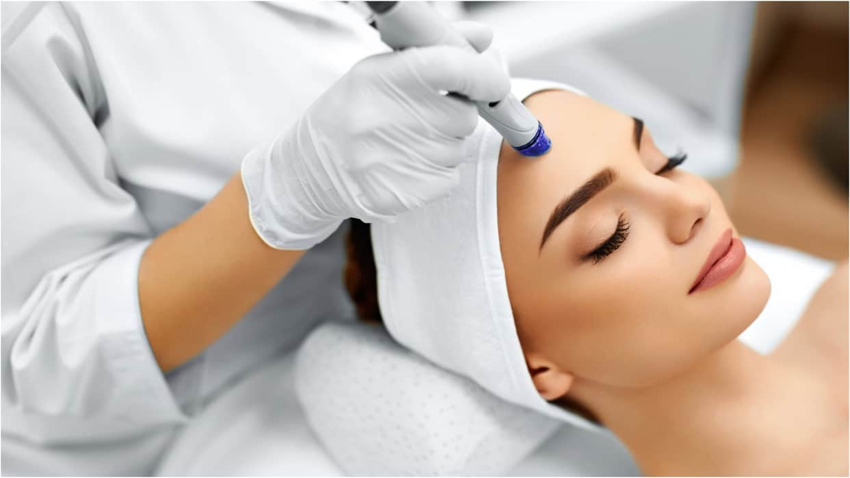 What is Medi Facial Benefits, Treatment Process, Know Difference between Medical Facial And Salon Facial