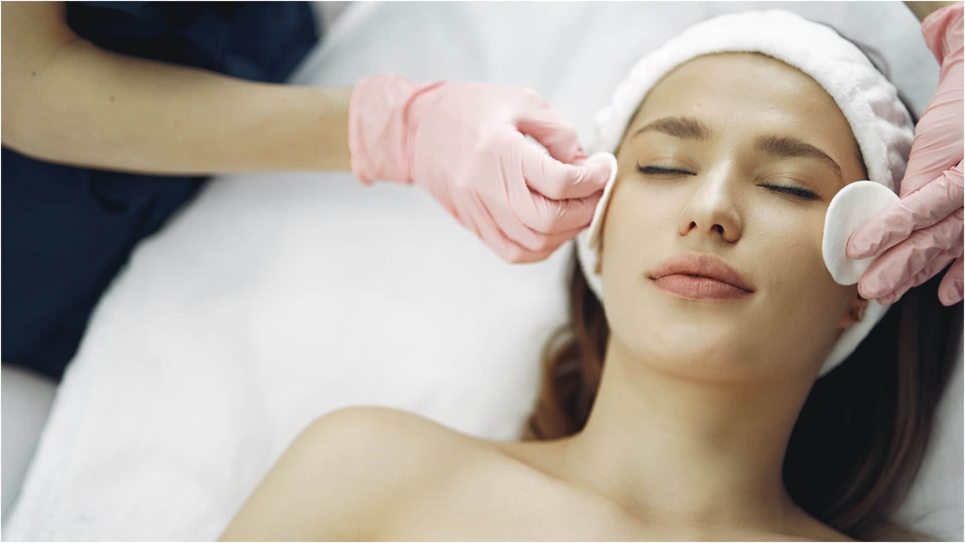 What is Medi Facial Benefits, Treatment Process, Know Difference between Medical Facial And Salon Facial