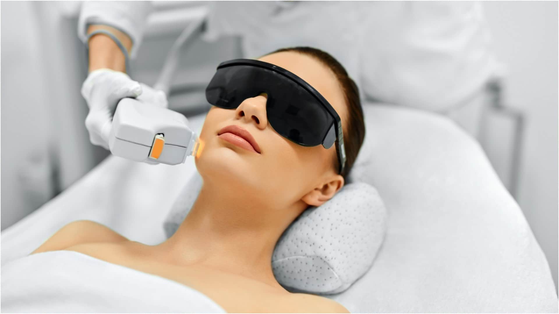 What is Medi Facial Benefits, Treatment Process, Know Difference between Medical Facial And Salon Facial