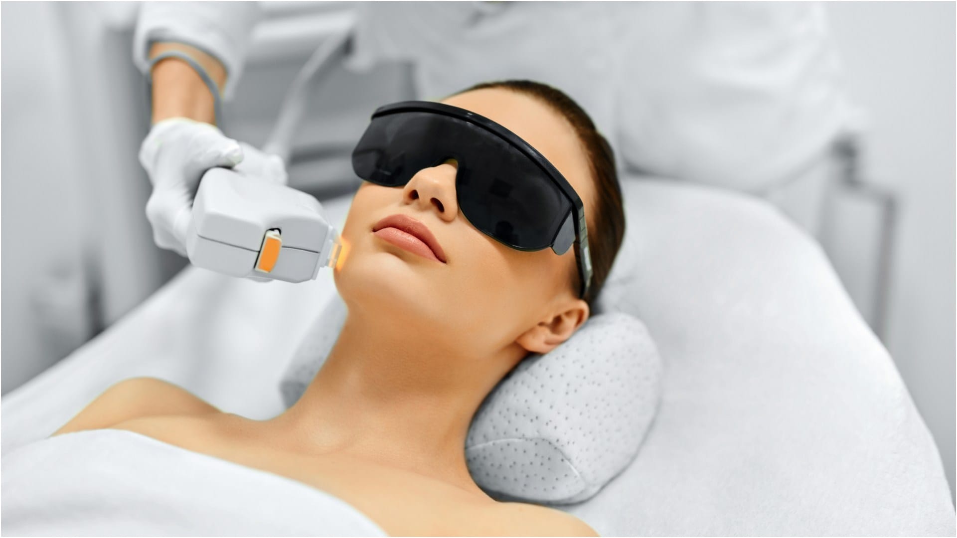What is Medi Facial Benefits, Treatment Process, Know Difference between Medical Facial And Salon Facial