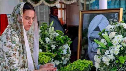 बिशन सिंह बेदी की अंतिम अरदास में नेहा धूपिया