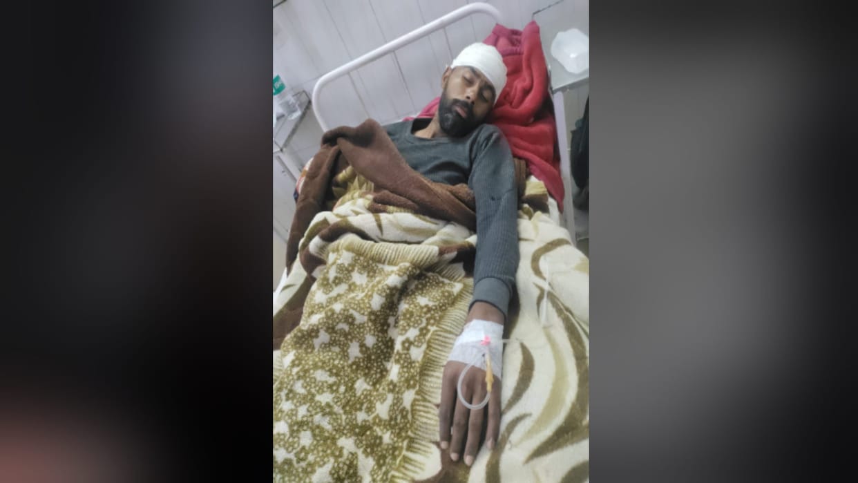 Meerut: Dispute over land on banks of Ganga in Hastinapur and attacked on a man by sticks