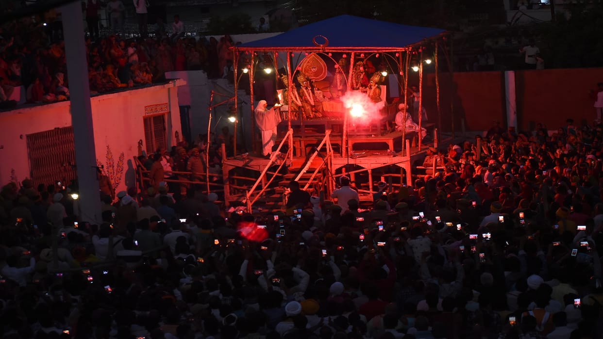 Ramnagar ki ramleela: 1.5 lakh devotees gathered for the four-minute aarti