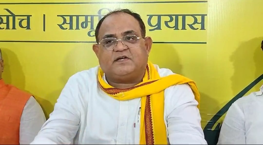 Bihar News : Billionaire Politician Sachchidanand Rai with PK after BJP and independent
