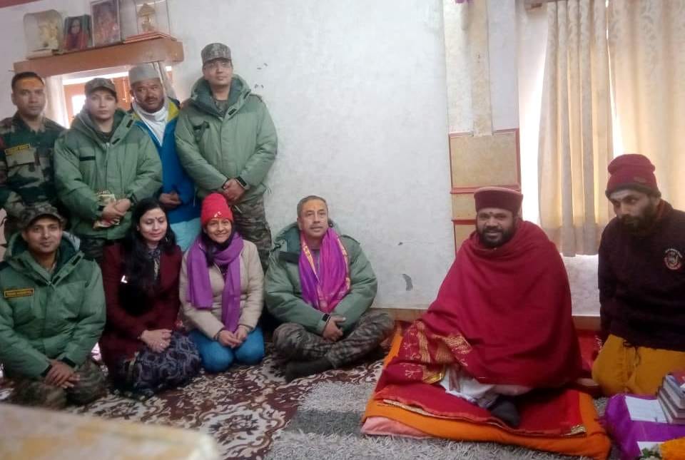 Uttarakhand Char Dham Yatra 2023 Lt. General Central Command Subramanian visited Badrinath Dham