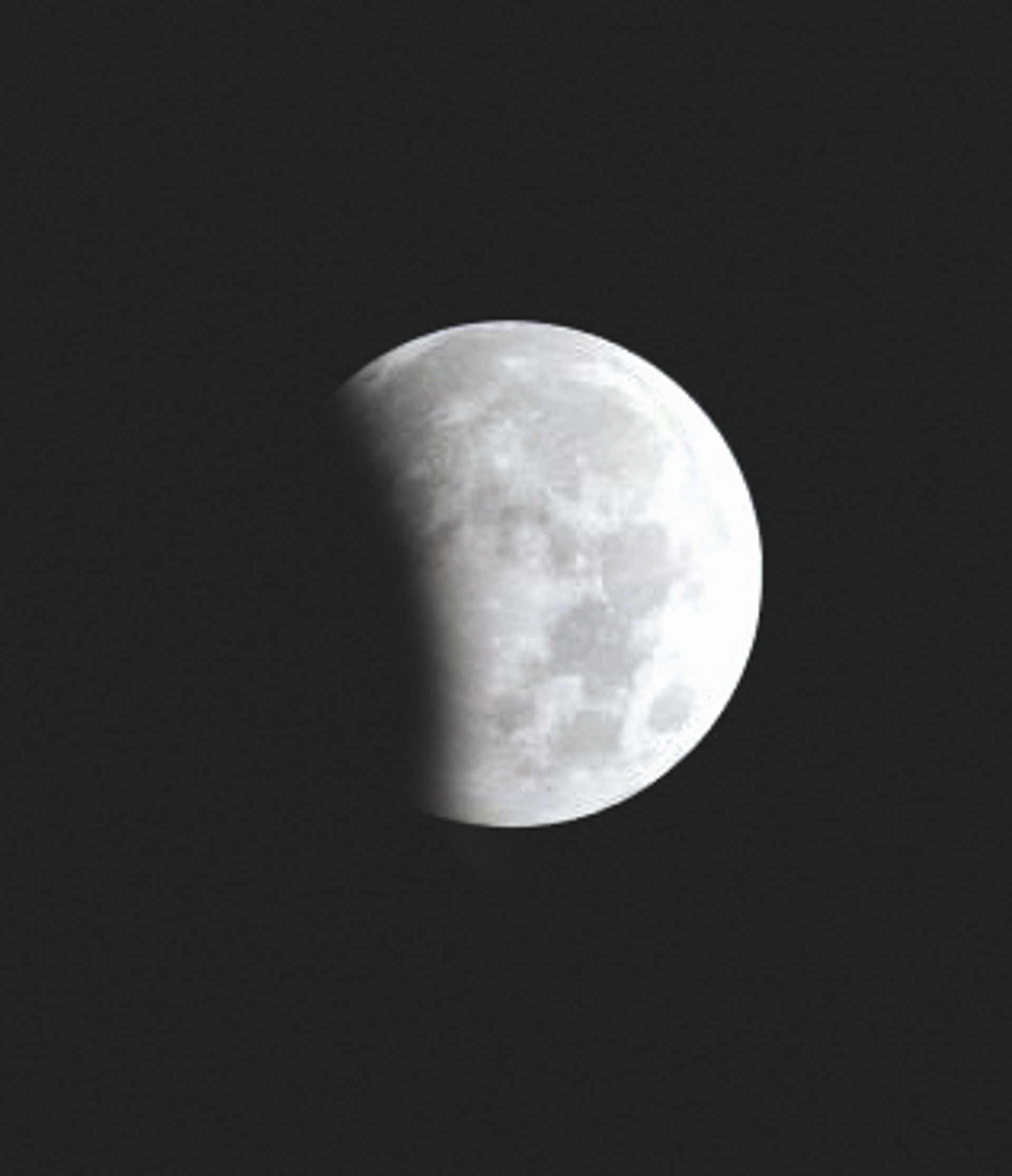 Chandra Grahan 2023 Photos Dehradun lunar eclipse started at 1 am Uttarakhand News in hindi