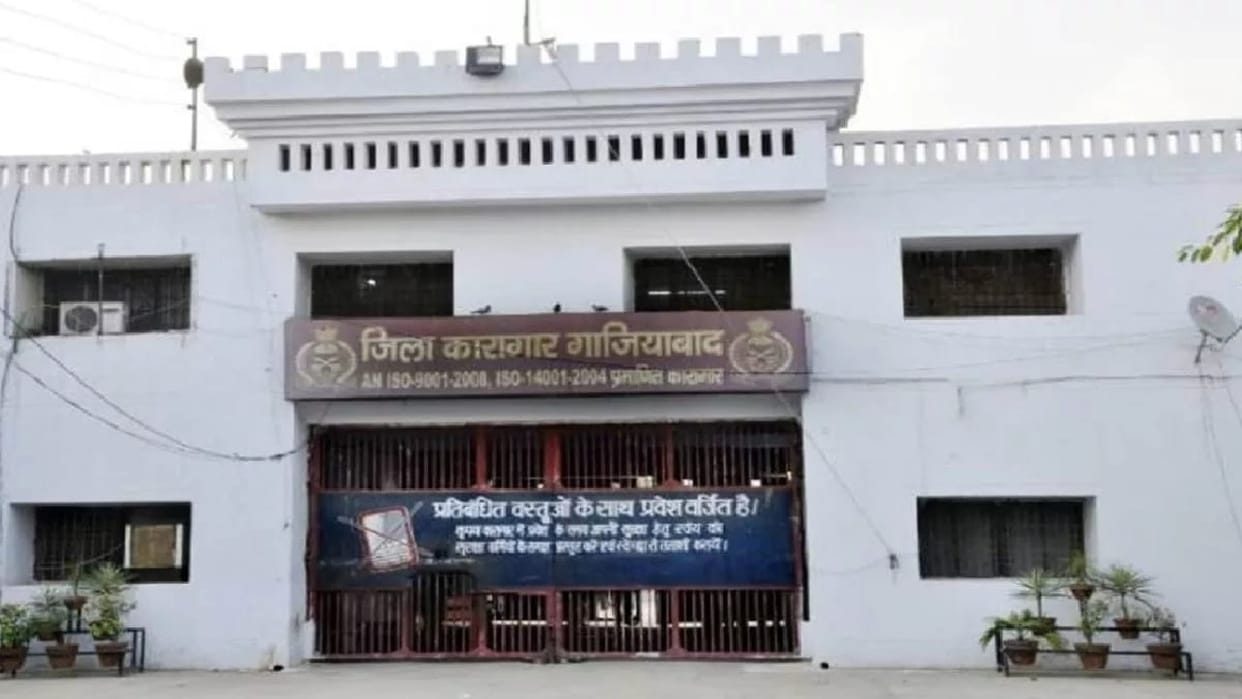 Prisoner fainted after drinking water in district jail in Ghaziabad died