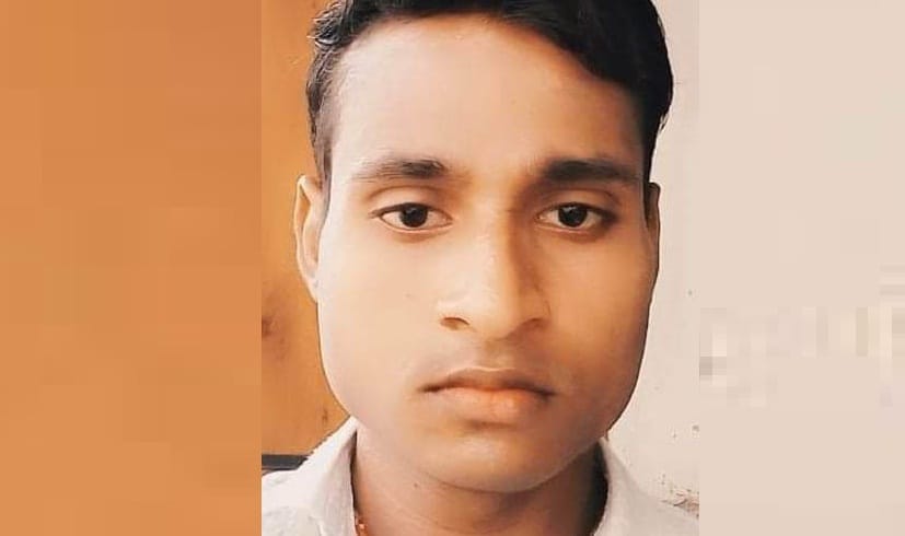 Youth consumed poison, did not get treatment due to traffic jam, died in ambulance, body sent for post mortem