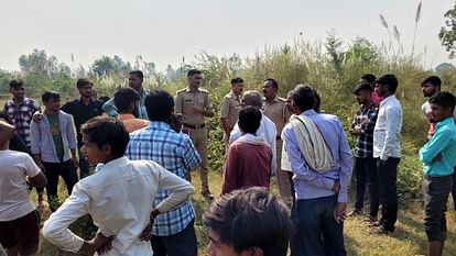 Half burnt body of youth found on canal track in Kasganj