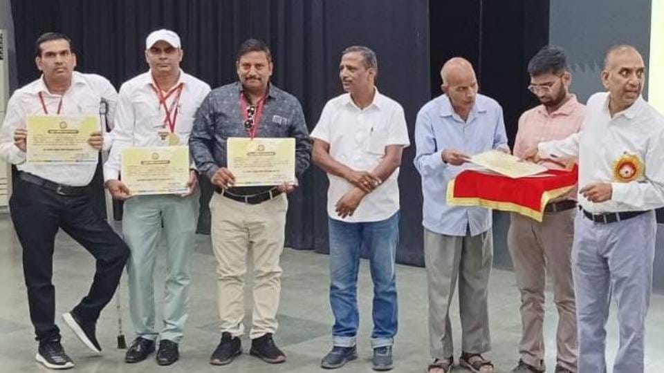 Four teachers of Mainpuri were honored in Lucknow