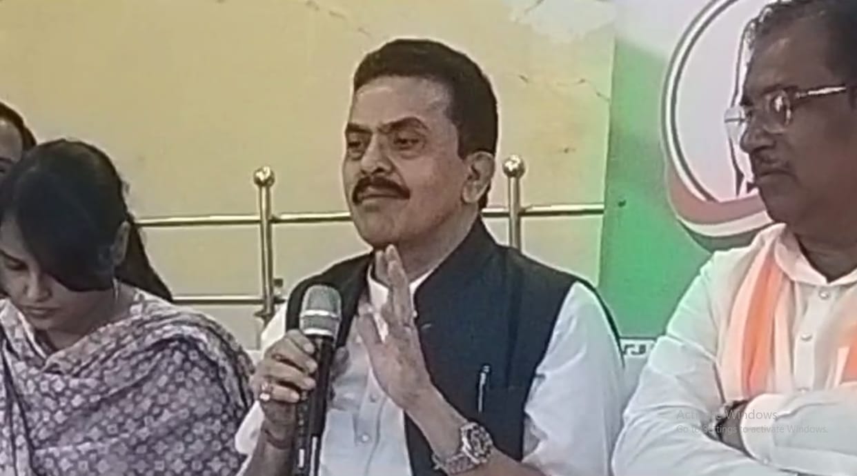 Mallikarjun Kharge approves expulsion of Congress leader Sanjay Nirupam indiscipline & anti-party statements