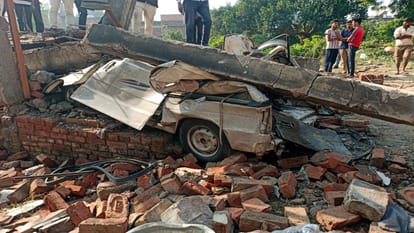 explosion was so strong, the beam fell, trees were uprooted, fire and gunpowder explosion