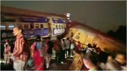 Andhra Pradesh Train Accident:विजयनगरम में दो यात्री ट्रेनों की टक्कर; नौ  की मौत, 40 लोग घायल - Train Collides With Stationary Passenger Train In Andhra  Pradesh Latest News Updates - Amar Ujala