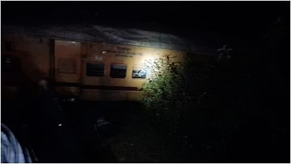 Train Collides With Stationary Passenger Train In Andhra Pradesh Latest News Updates