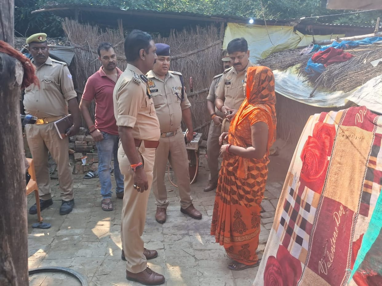 UP Crime: Dead body of a young man found in a well near his house with his neck cut