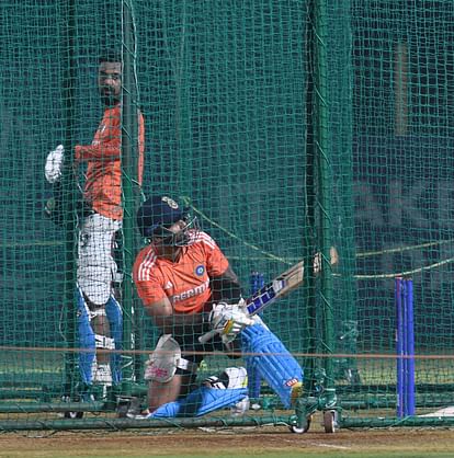 IND vs ENG Match: आज तीन स्पिनर्स के साथ उतर सकता है भारत, सिराज या शमी में एक को बैठना पड़ सकता है बाहर IND vs ENG 2023 World Cup India Squad Spinners Chance to Play against England Ekana Stadium News in Hindi