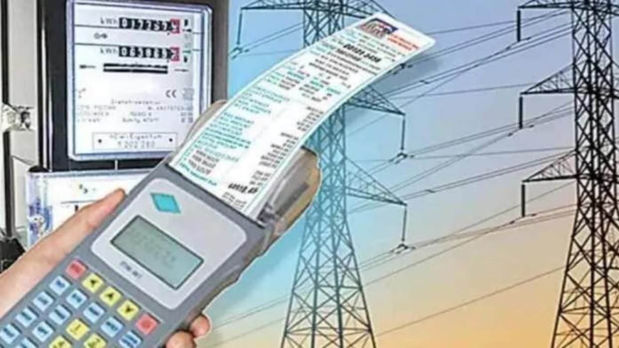Consumer accused superintending engineer of embezzling Rs 25 thousand
