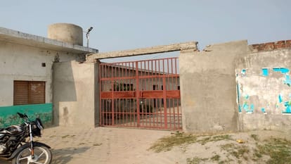 director of SRPS English Medium School closed school After Badaun Accident