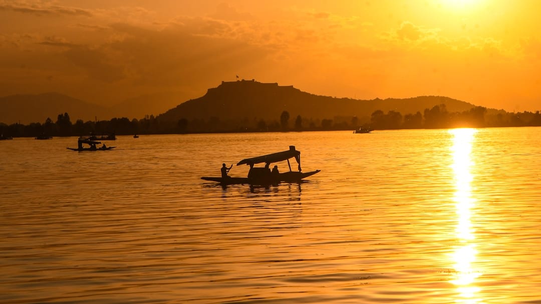 Srinagar: Tourists to able to see nature more closely in Dal Lake sunset park project under smart city