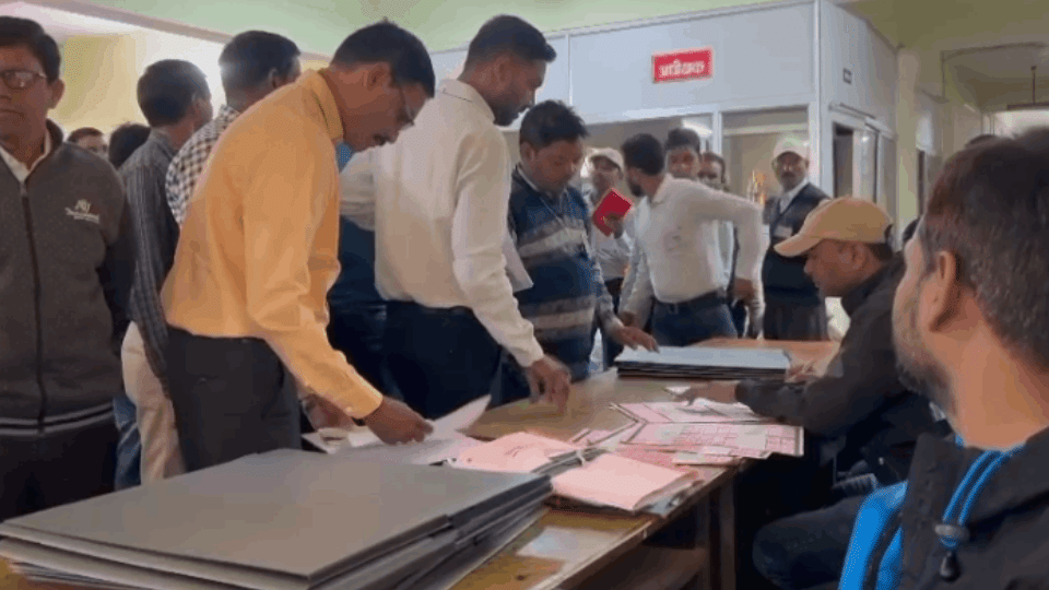 CG Election 2023 Disabled and elderly people will vote from home in Kabirdham for two days from today