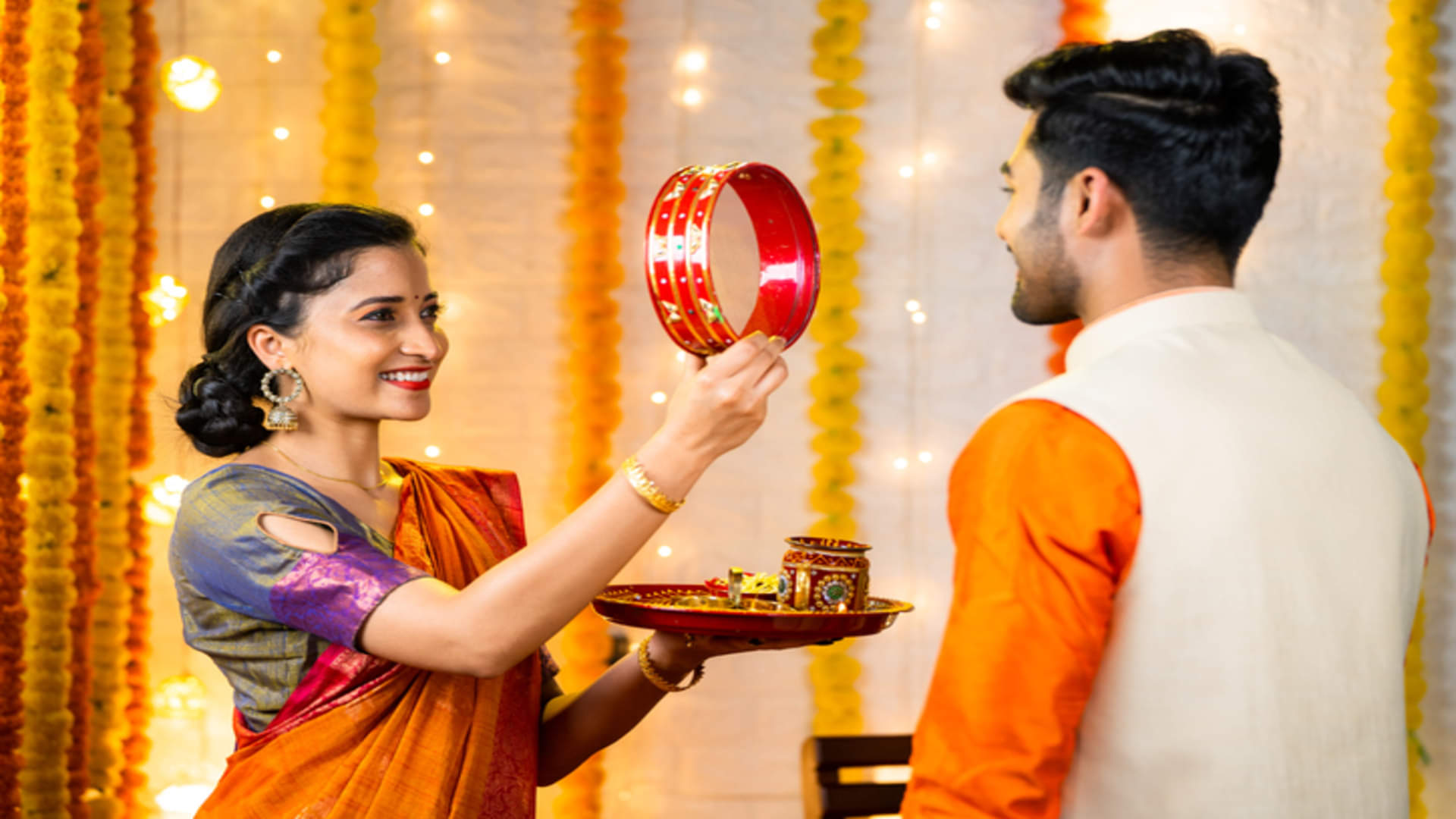 Karwa Chauth Time 2023 Puja Muhurat How to Open Karwachauth Fast If Moon Is Not Visible