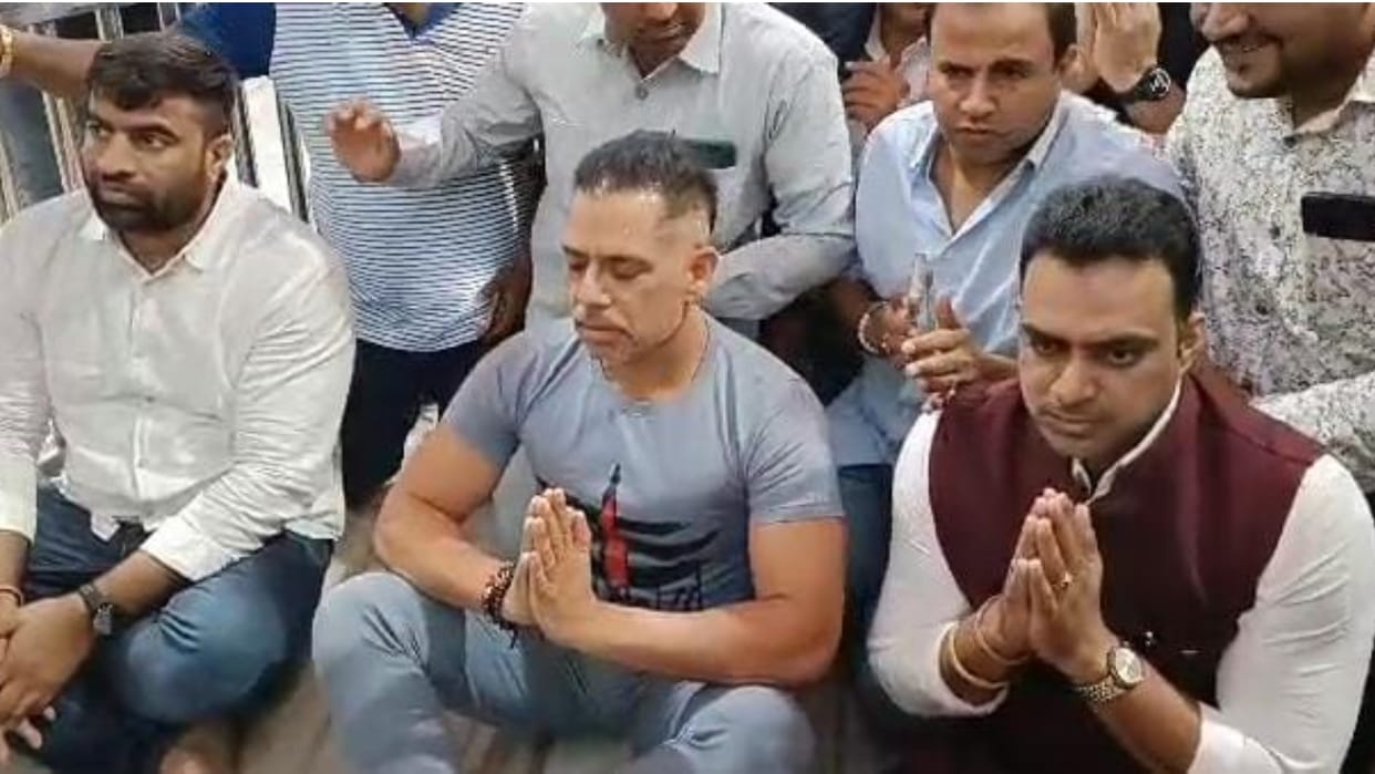 Ujjain: Robert Vadra reached Mahakal temple to have darshan of Baba Mahakal, targeted PM Modi