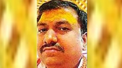 Lucknow : पूर्व सांसद के बेटे को भर्ती न करने वाले डॉक्टर हटे, निदेशक को चेतावनी, कमेटी ने जांच रिपोर्ट सौंपी UP government orders investigation in former BJP MP's son death case.