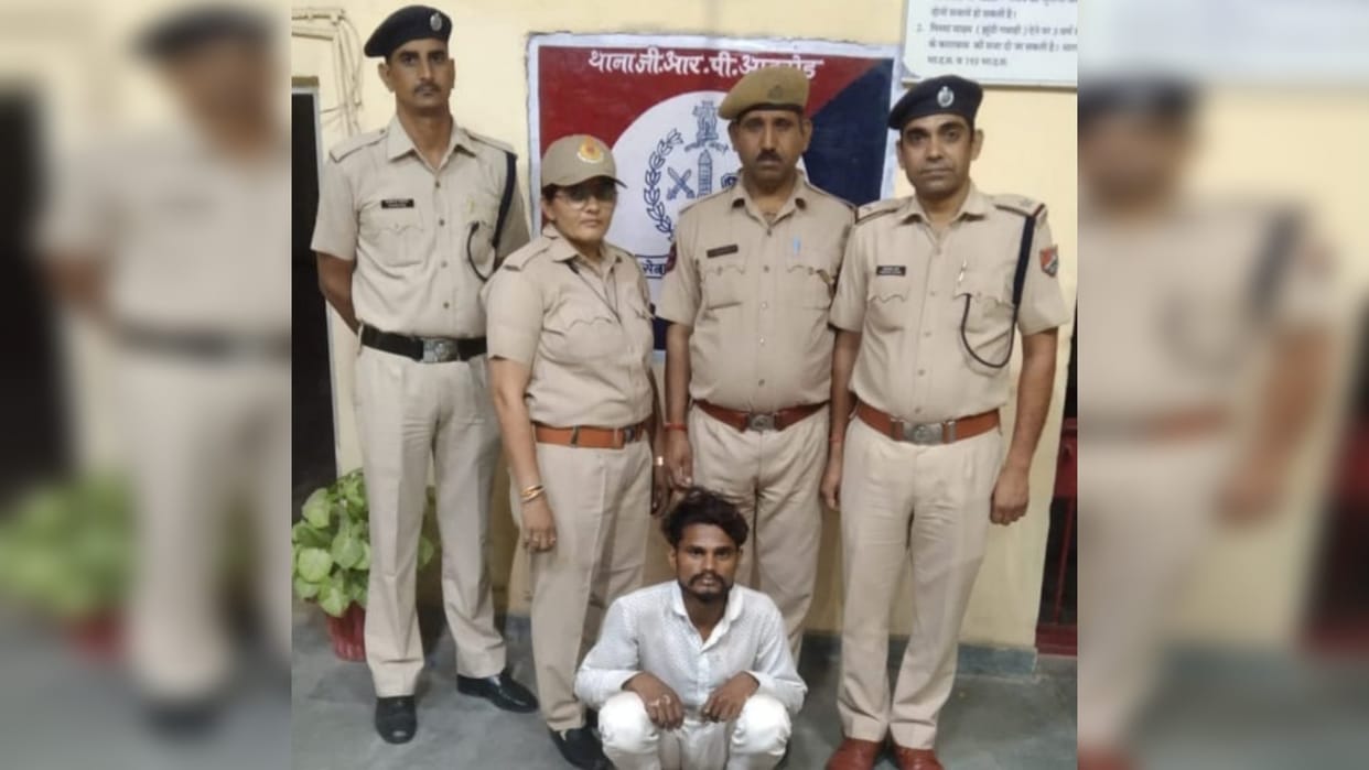 Rajasthan: 15 bottles of English liquor seized from pan masala bag at Abu Road railway station, one arrested