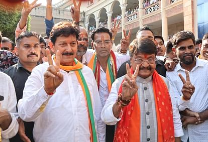 MP Election 2023: विजयवर्गीय दो मकानों के मालिक, मैंदोला की देवास में कृषि भूमि MP Election 2023: Vijayvargiya, owner of two houses, agricultural land in Dewas of Mandola