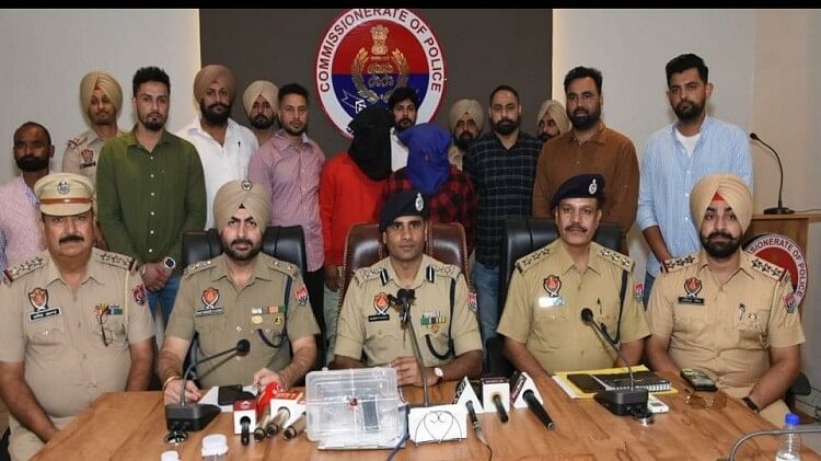 Robber looted cash from liquor shop in Jalandhar encounter with police, accused arrested after being shot