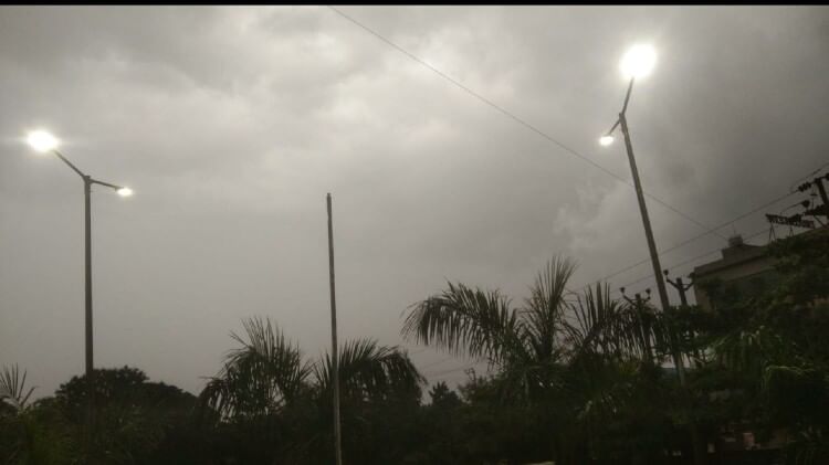 Chhattisgarh Weather News: छत्तीसगढ़ में और बढ़ेगी ठंड, बाजारों में सजने लगे गर्म कपड़ों के स्टाल