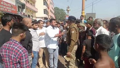 Haridwar News Congress workers Ruckus against police action on street vendors at Har Ki Pauri