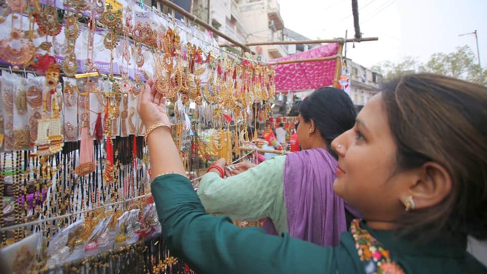 Booking of vehicles starts along with purchase of jewelery and clothes during festival