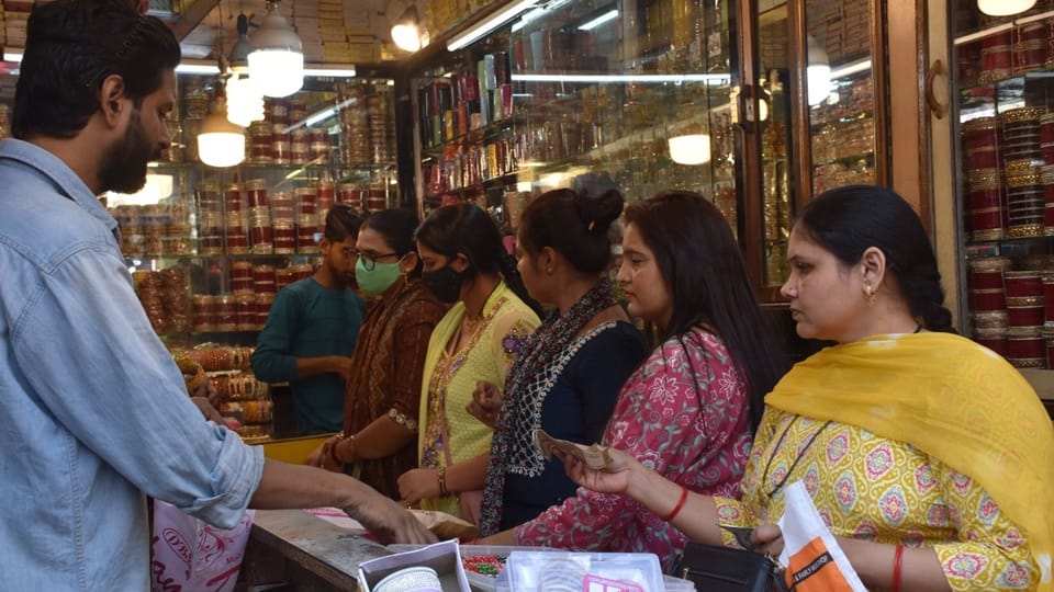 Karwa Chauth 2023: Preparations Karwa Chauth completed, auspicious time in Moradabad will start from 5 pm