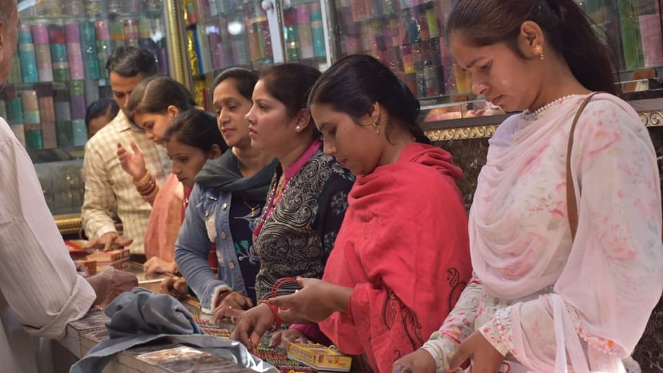 Karwa Chauth 2023: Preparations Karwa Chauth completed, auspicious time in Moradabad will start from 5 pm