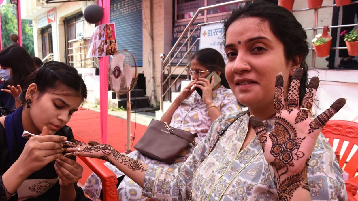 Karwa Chauth 2023 Date: Festivals of Month November Diwali Chath Shubh Yog Rashi Parivartan