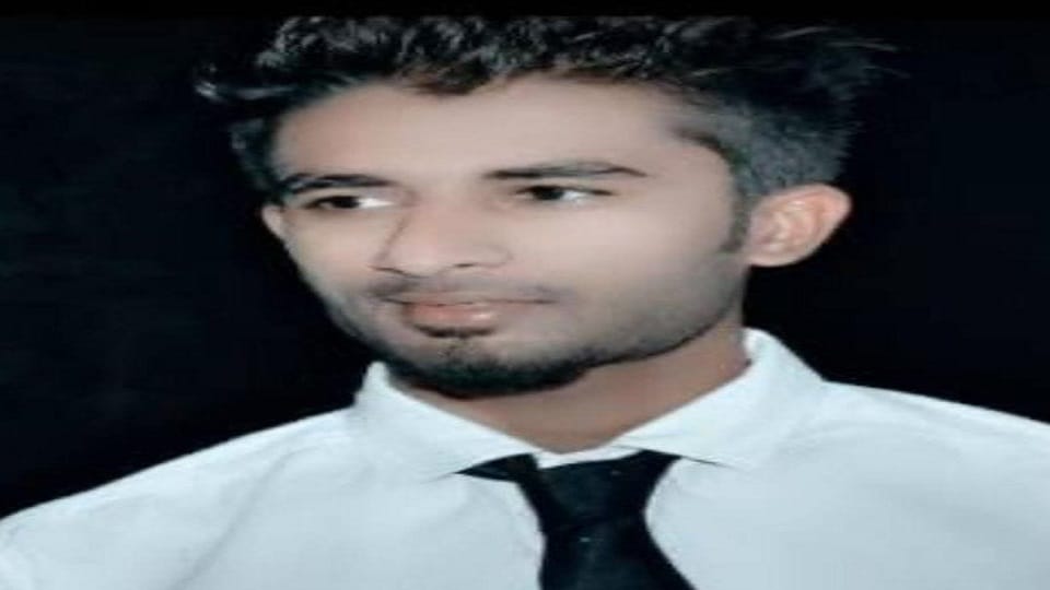 Jagdalpur News Businessman Dies in Car Accident While Trying to Save Student News in Hindi