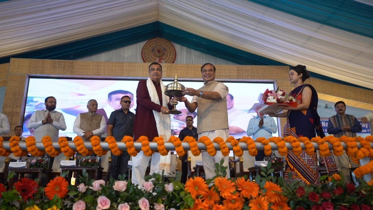 Nitin Gadkari inaugurates 26 National Highway projects worth Rs 17,500 crore to North-East including Assam