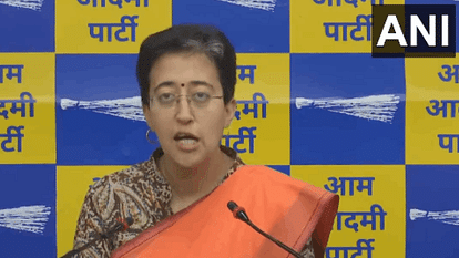 Delhi: दीक्षांत समारोह में आतिशी बोलीं- बजट का लगभग 25 फीसदी शिक्षा को दे रही दिल्ली सरकार Delhi Atishi said Delhi government is giving about 25 percent of the budget to education in the convocation