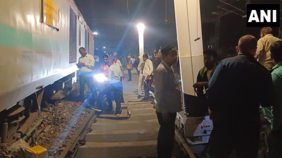 Suheldev Express derailed at Prayagraj Junction